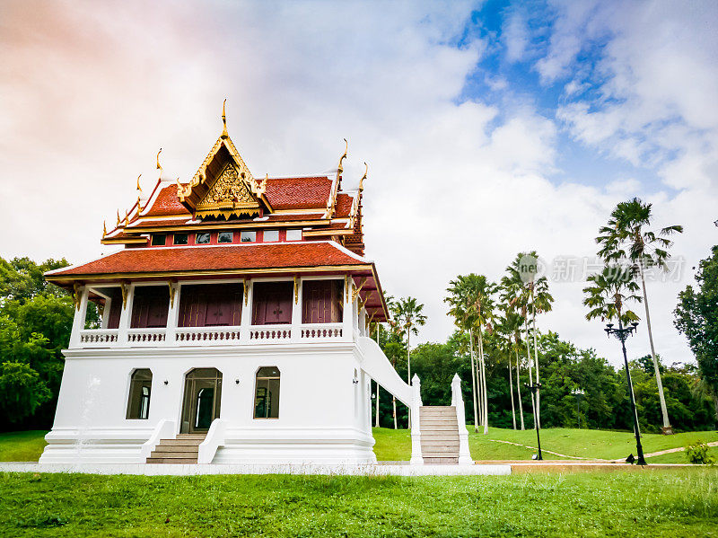 泰国芭堤雅春武里。泰国凉亭寺(sala) Wat Yannasangwararam